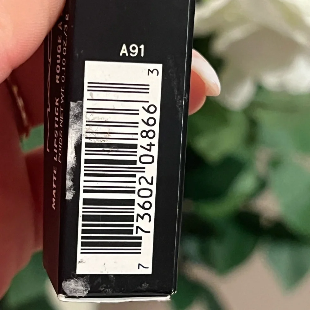 MAC COSMETICS • MATTE LIPSTICK • 602 CHILI